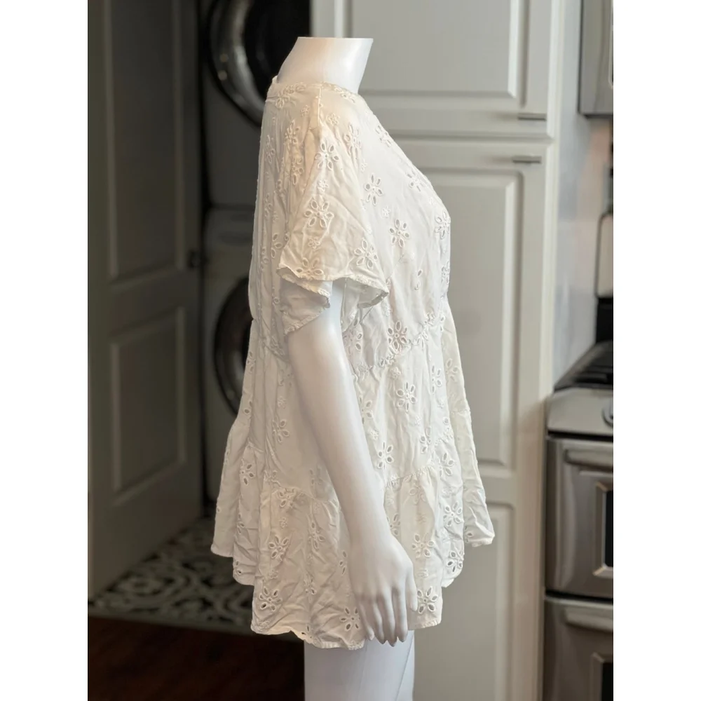 Torrid Women's Babydoll White Eyelet Top Cloud Dancer White Shirt - Picture 5 of 7